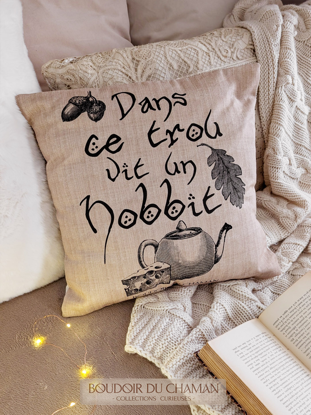 la housse de coussin Hobbit Français . illustration du boudoir 40X40cm