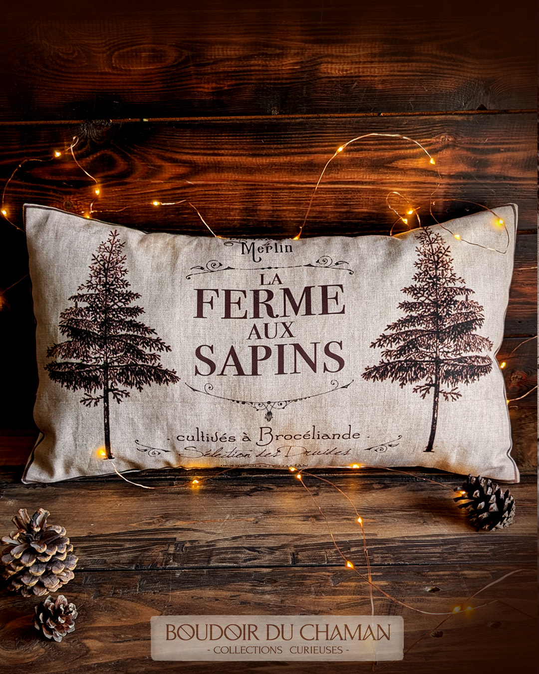 la housse de coussin Ferme aux Sapins.  50X30cm  composition originale du Boudoir